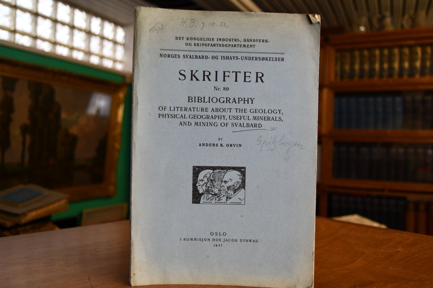 Bibliography of literature about the geology, physical geography, useful minerals, and mining of Svalbard.