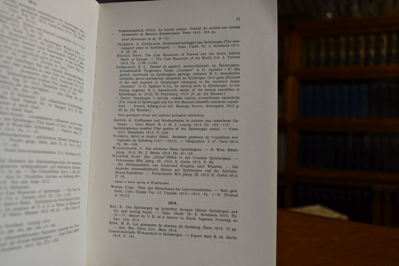 Bibliography of literature about the geology, physical geography, useful minerals, and mining of Svalbard.