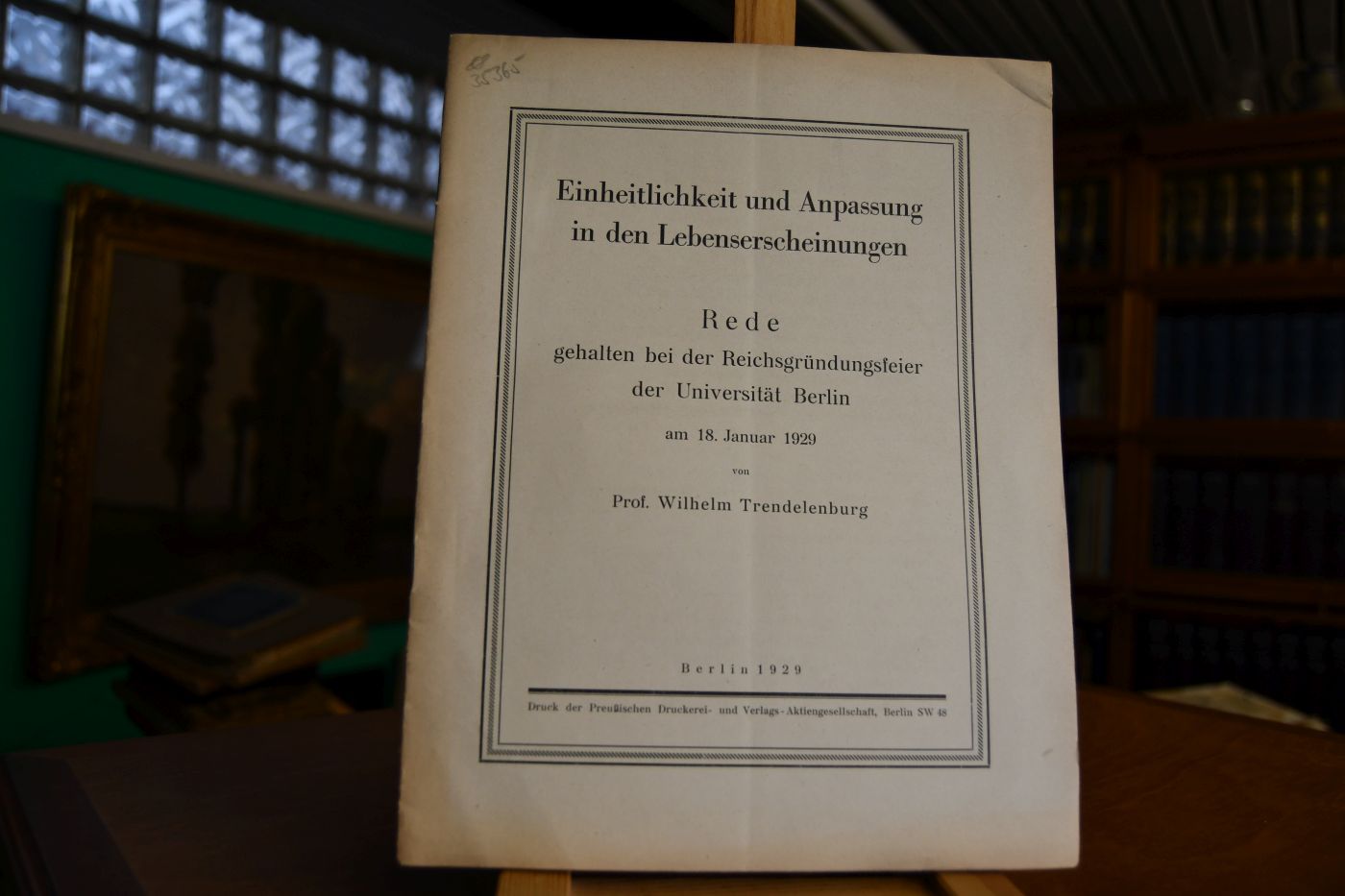 Einheitlichkeit und Anpassung in den Lebenserscheinungen. Rede gehalten bei der Reichsgründungsfeier der Universität Berlin am 18. Januar 1929.