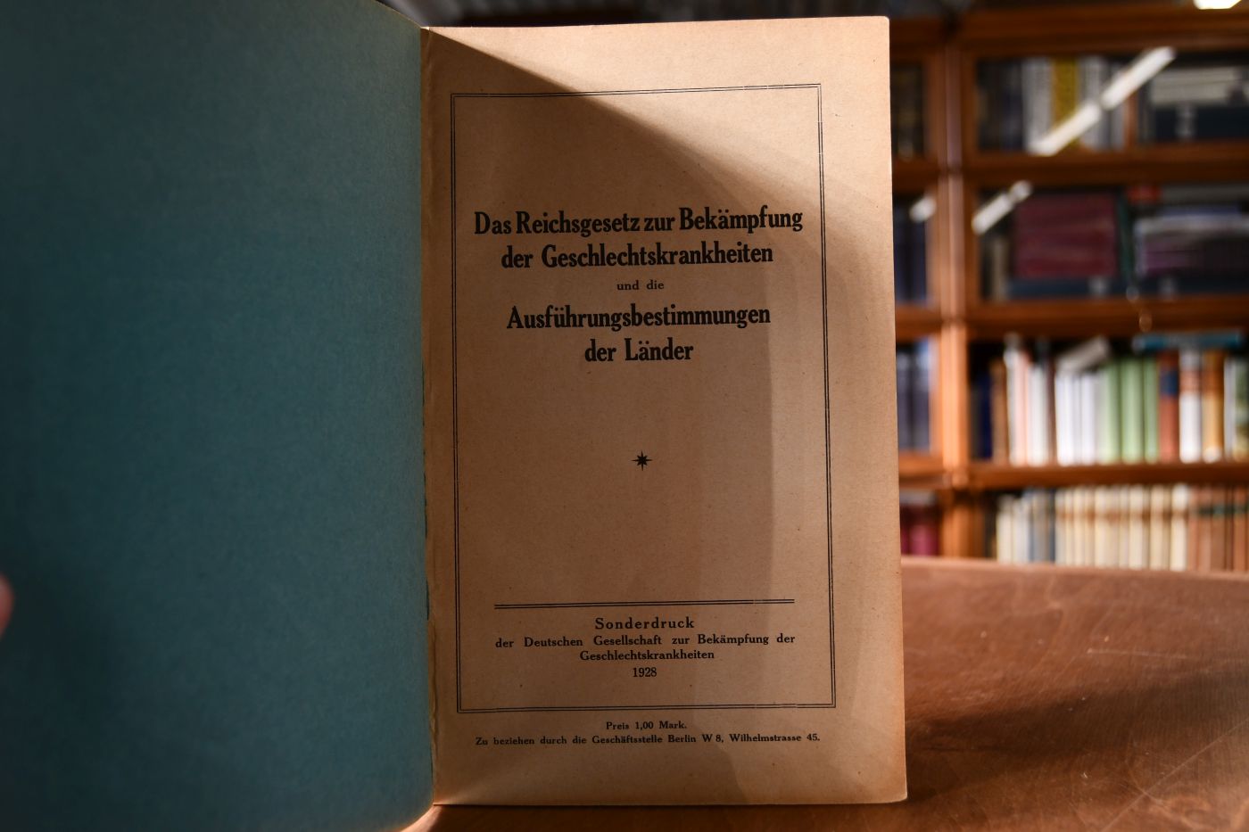 Das Reichsgesetz zur Bekämpfung der Geschlechtskrankheiten und die Ausführungsbestimmungen der Länder.
