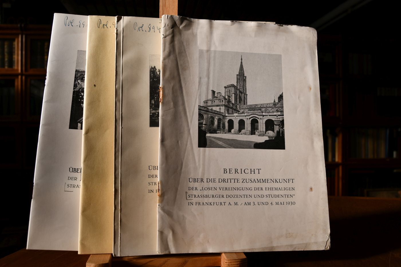 Konvolut von Berichten über die Zusammenkünfte der "Losen Vereinigung der ehemaligen Strassburger Dozenten und Studenten". Vorhanden die Berichte der 2., 3., 4. und 6. Zusammenkunft.