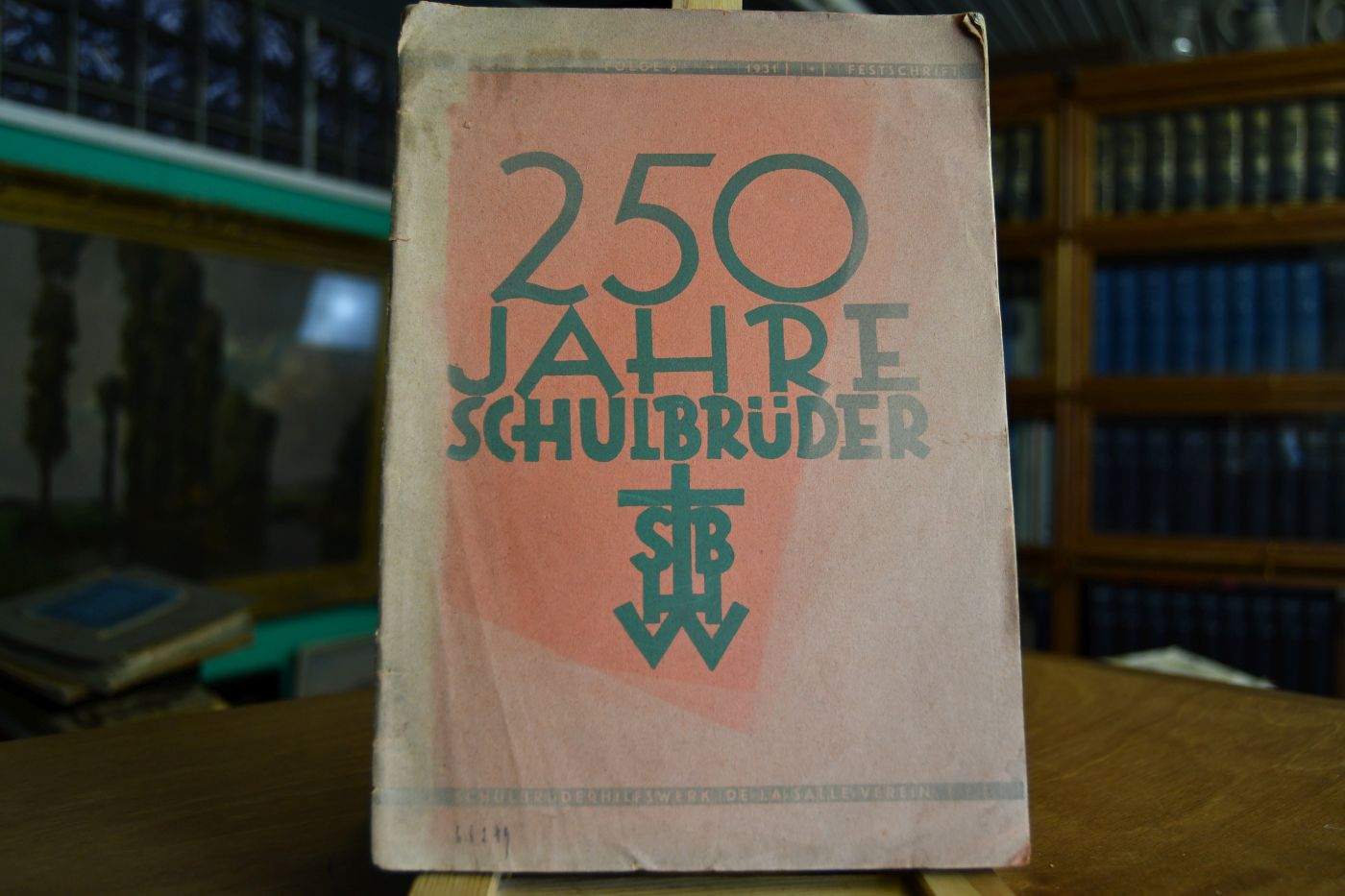 Festschrift zum 250jährigen Ordensjubiläum der Gesellschaft der Brüder der Christlichen Schulen.