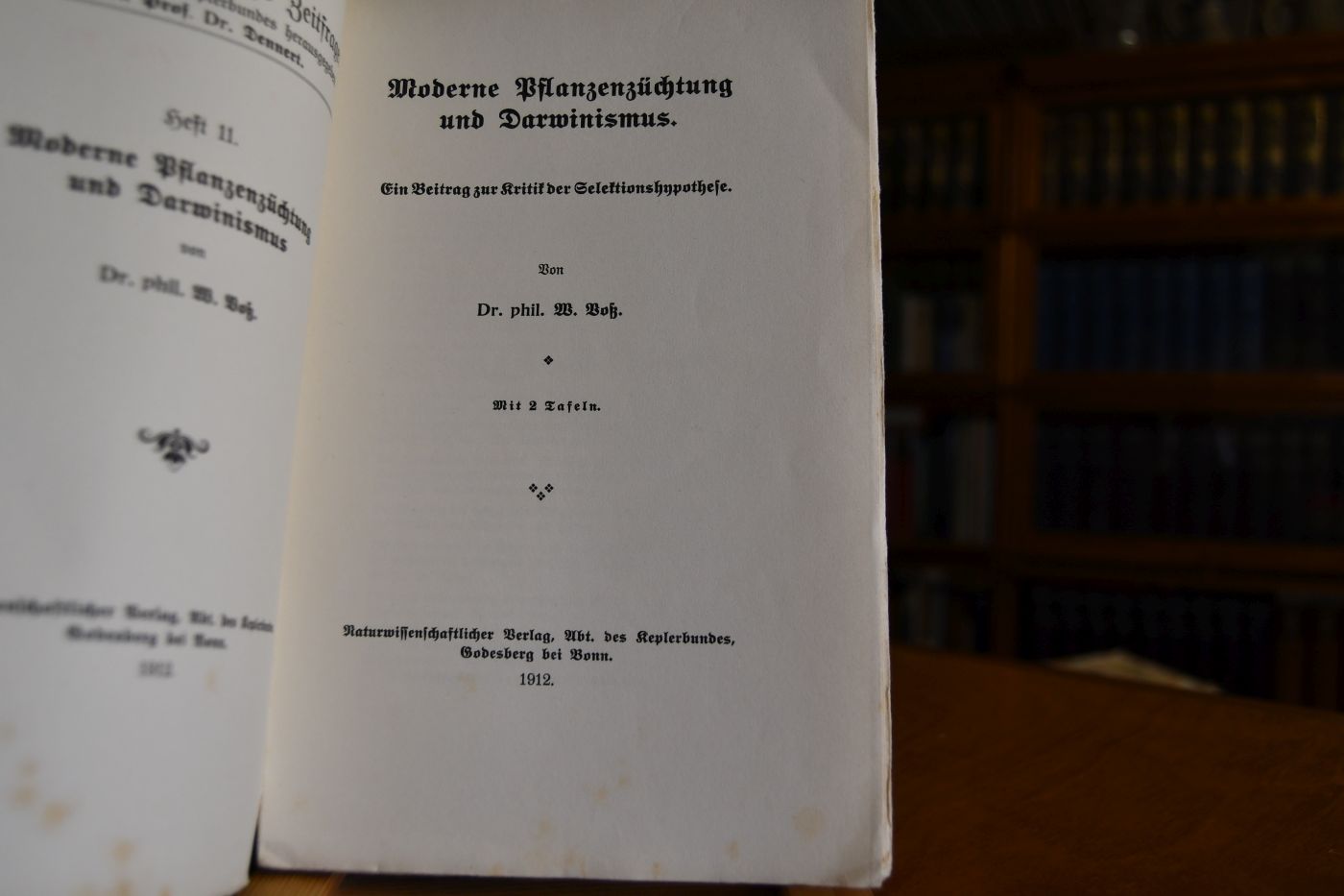 Moderne Pflanzenzüchtung und Darwinismus. Ein Beitrag zur Kritik der Selektionshypothese.