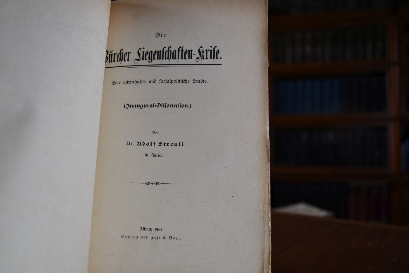 Die Zürcher Liegenschaften-Krise. Eine wirtschafts- und socialpolitische Studie.