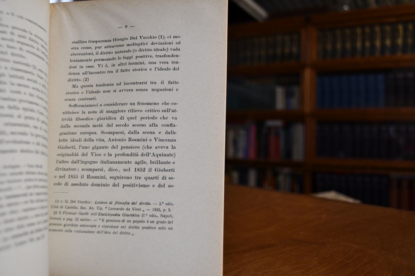 L`insegnamento di un maestro. Soluzioni filosofico giuridiche nella dottrina di Giorgio Del Vecchio 1) Il diritto naturale e il problema delle lacune dell`ordinamento giuridico. 2) Distinzione tra idea e concetto del diritto. 3) Statualità del diritto. 4) La giustizia.