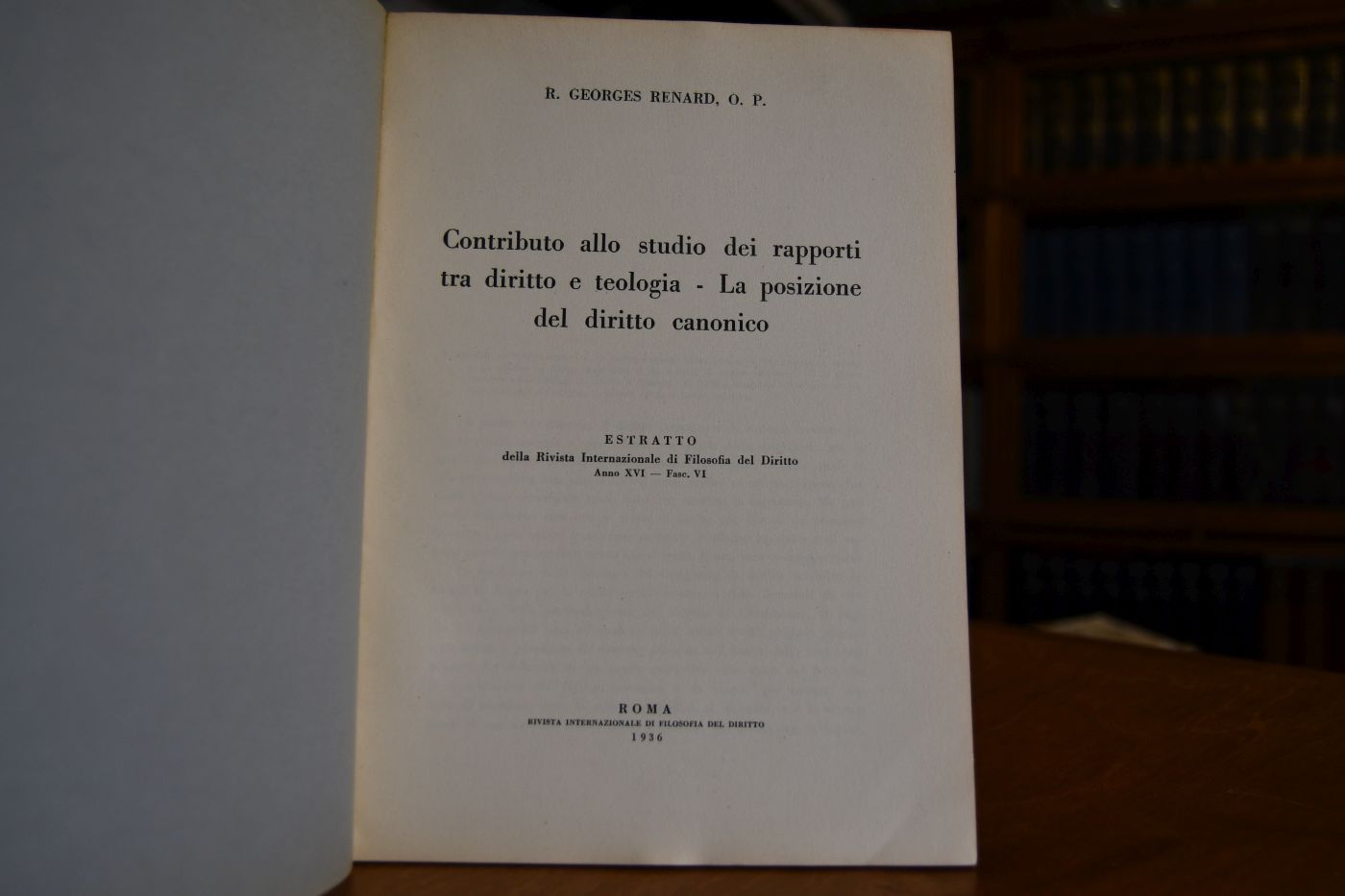 Contributo allo studio dei rapporti tra diritto e teologia - La posizione del diritto canonico.