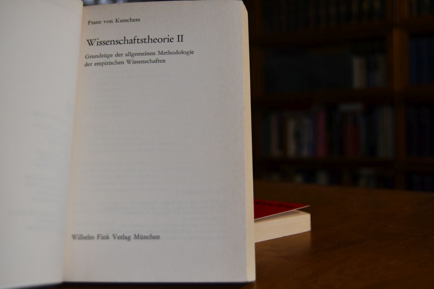 Wissenschaftstheorie I + II.