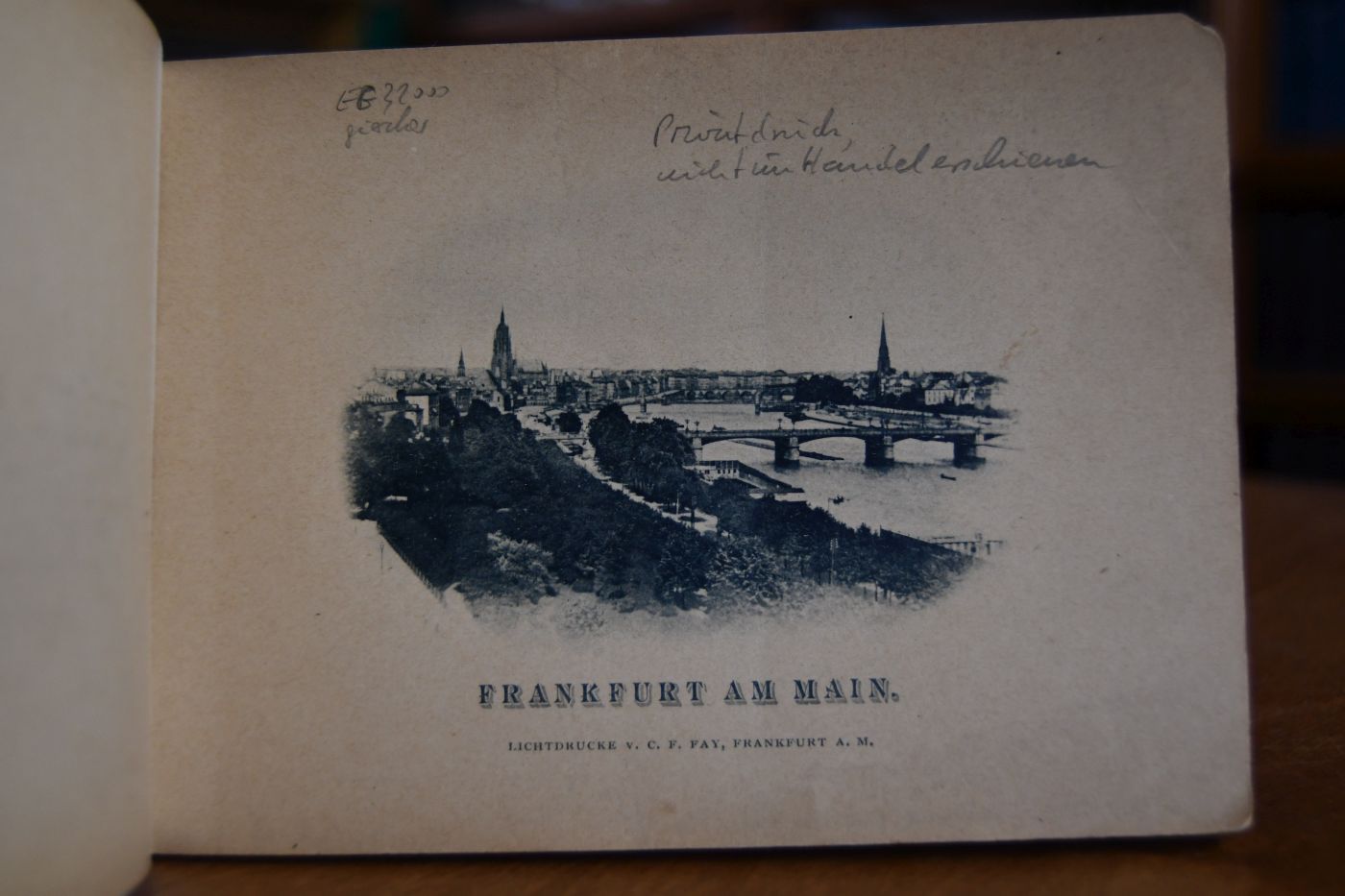 Damen-Spende des Frankfurter Journalisten und Schriftsteller Vereins zum 18. Januar 1893.
