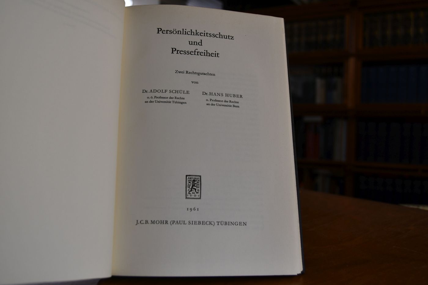 Persönlichkeitsschutz und Pressefreiheit. Zwei Rechtsgutachten..
