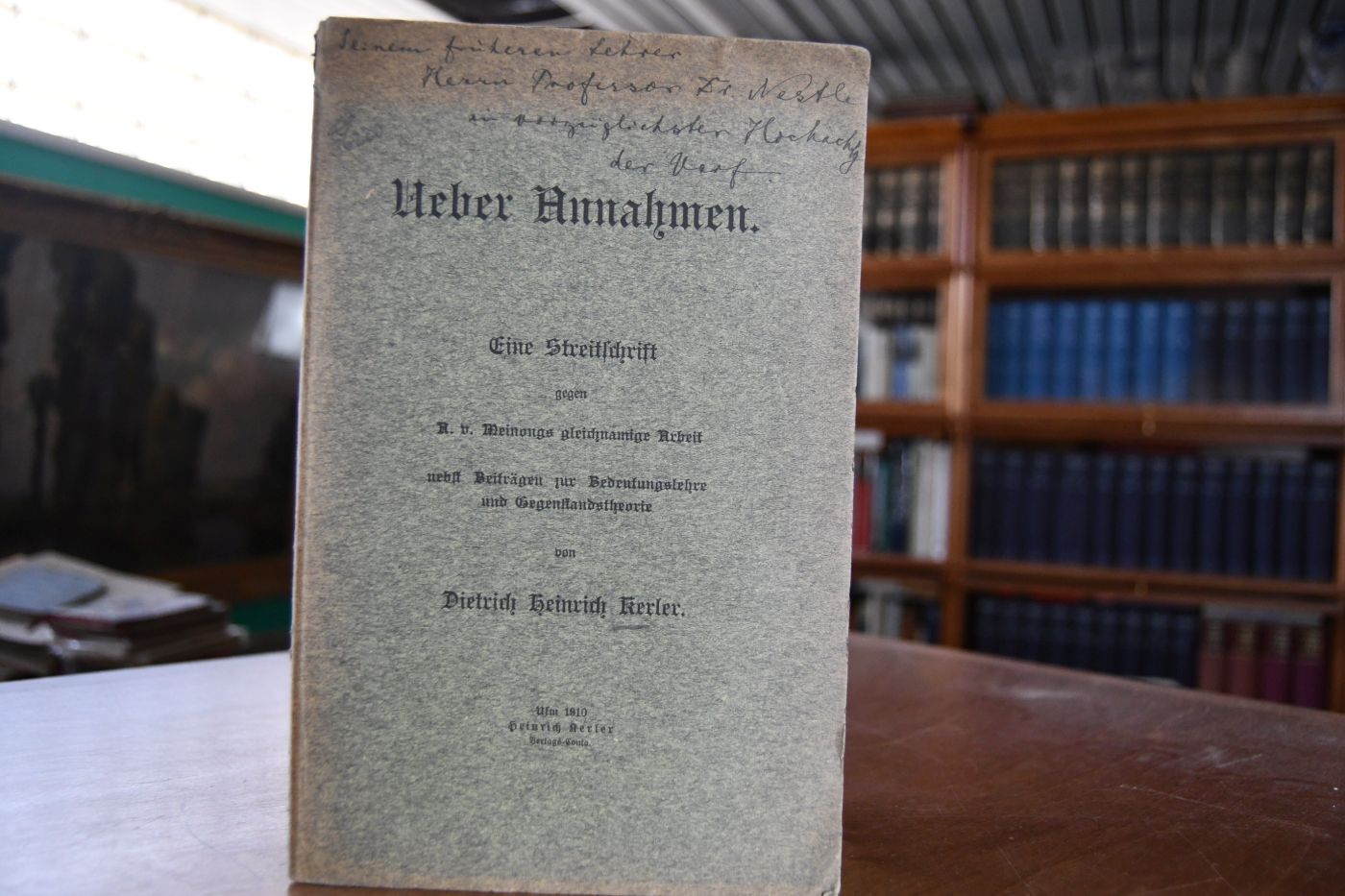 Ueber Annahmen. Eine Streitschrift gegen A.v. Meinongs gleichnamige Arbeit nebst Beiträgen zur Bedeutungslehre und Gegenstandstheorie.
