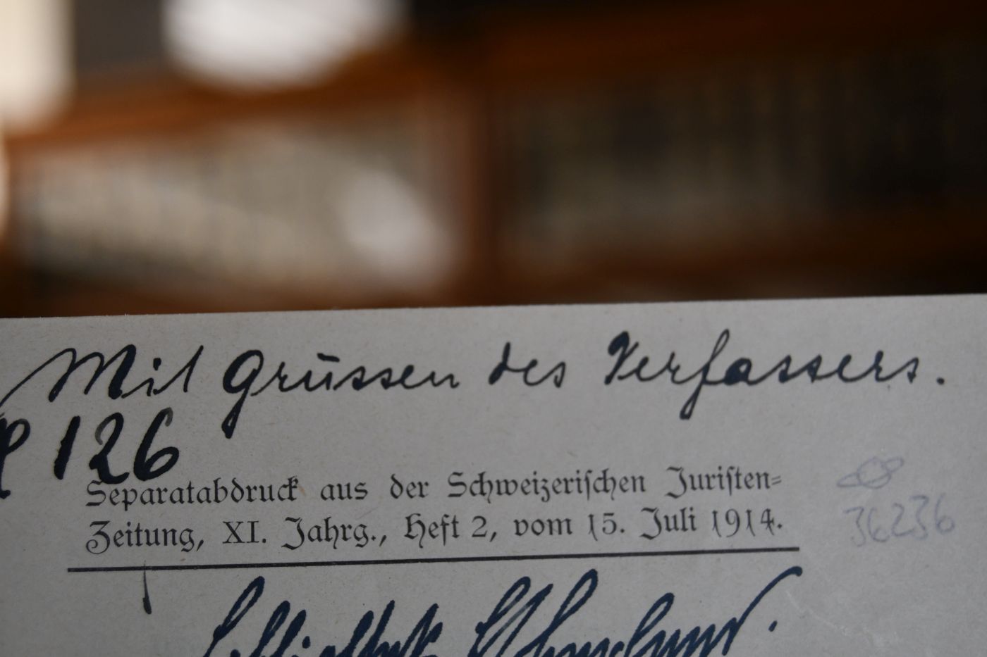 Grenzlinien zwischen bürgerlichem und militärischem Strafrecht.