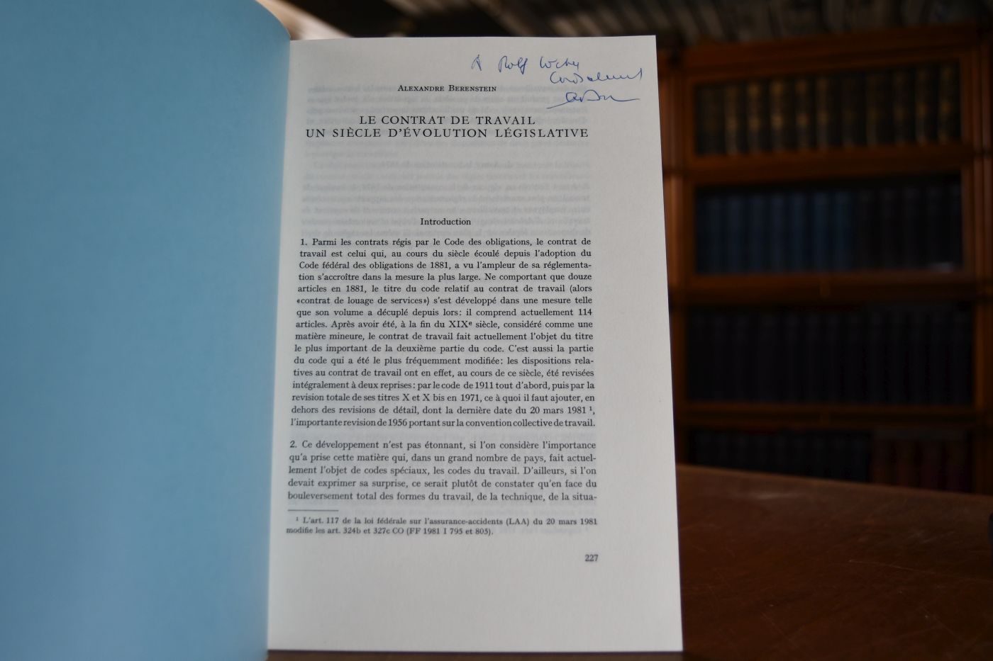 Le contrat de travail un siecle d`evolution legislative.