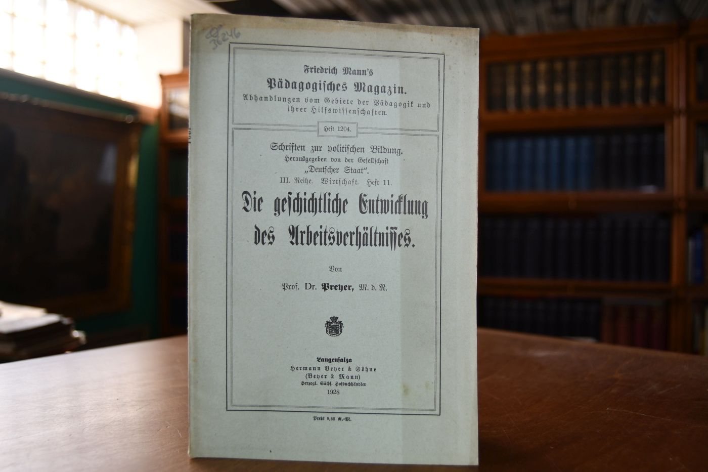 Die geschichtliche Entwicklung des Arbeitsverhältnisses.