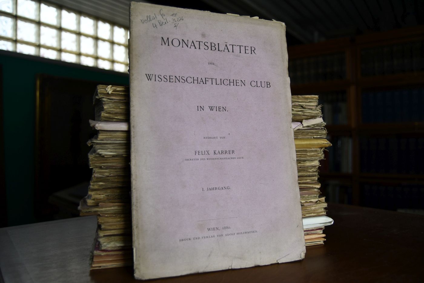 Monatsblätter des Wissenschaftlichen Club in WIen. Jahrgänge 1-2, 3. Jahrgang Heft 1 + 11, 4-5, 7 (ohne Heft 2 und nur 2 von 4 Beilagen), 8-9, 13, 16-20, 22, 24-30, 33, 36, 38, 41, 43.