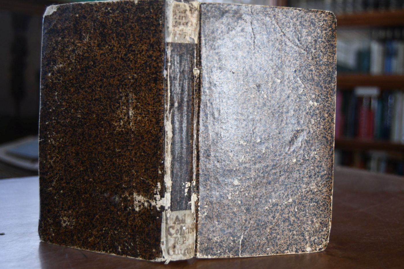 Navicula Petri Agitata, & Agitatione Promota. Seu Propositiones Quædam Ex Recentibus Sectariorum Libellis selectæ Quibus Præter Indifferentistas Joannes Guilielmus Montgallus, (sub quo nomine latere dicitur Hophan) Anno 1709. Abrahamus Wagner, Præco & Subdiaconus Augustanus, Anno 1711. Joannes Wolfgangus Jæger, Univ. Tubing. Prof. Prim. &c. &c. anno 1712. Lutherani Unam, Sanctam, Catholicam, Et Apostolicam Ecclesiam Romam ita impugnârunt, Ut iisdem facilè dissolutis ansam dederint pro veritate Catholicæ & falsitate Lutheranæ Ecclesiæ adducendi Luculenta Argumenta Publicæ Disputationi subjecta In Catholico & Celebri S Salvatoris Lyceo Augustæ Præside P. Emmanuele Kofler, Soc. Jesu, Theologiæ Polemicæ Professore Ordinario. Defendente Ornato ac Perdocto d. Joanne Udalrico Macolino, Rhæto Insubri , Theol. Polem. & Phil. Studioso. Mense Augusto, Anno M. DCCXII.
