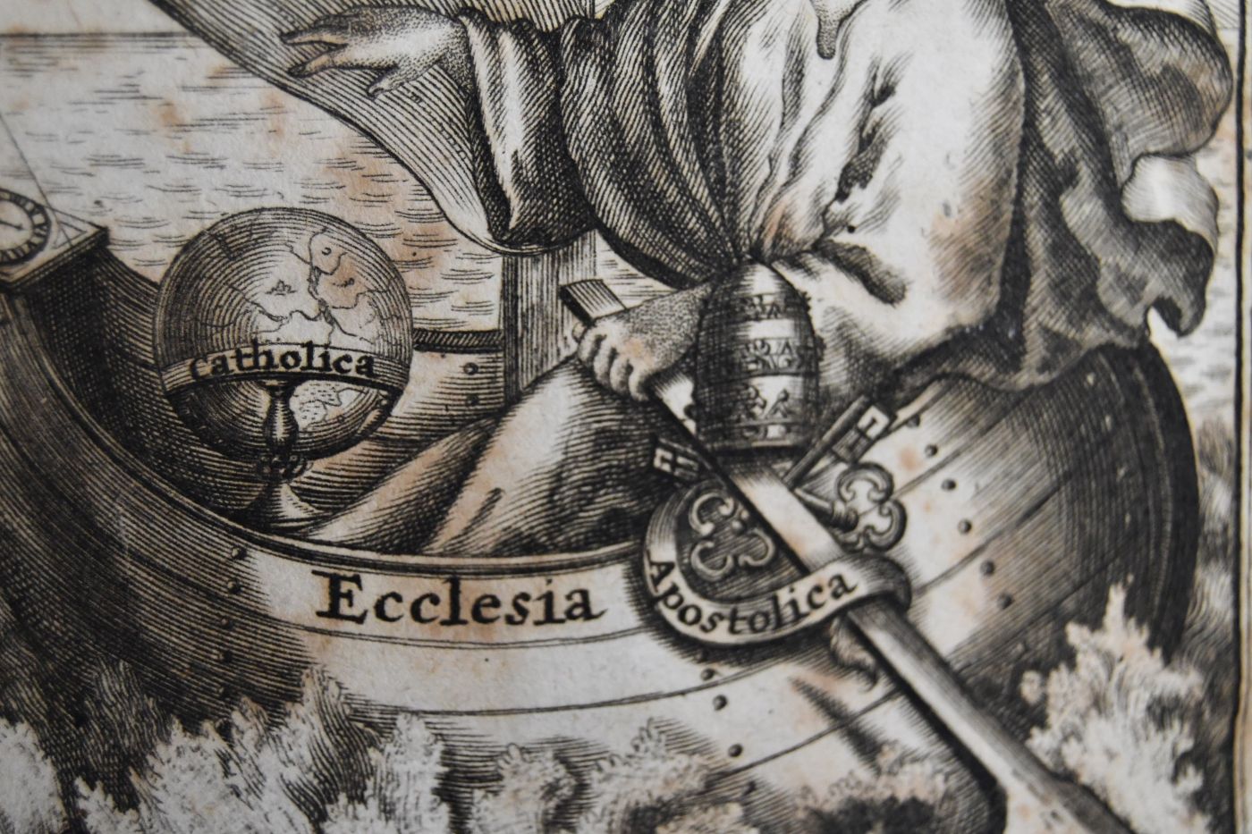 Navicula Petri Agitata, & Agitatione Promota. Seu Propositiones Quædam Ex Recentibus Sectariorum Libellis selectæ Quibus Præter Indifferentistas Joannes Guilielmus Montgallus, (sub quo nomine latere dicitur Hophan) Anno 1709. Abrahamus Wagner, Præco & Subdiaconus Augustanus, Anno 1711. Joannes Wolfgangus Jæger, Univ. Tubing. Prof. Prim. &c. &c. anno 1712. Lutherani Unam, Sanctam, Catholicam, Et Apostolicam Ecclesiam Romam ita impugnârunt, Ut iisdem facilè dissolutis ansam dederint pro veritate Catholicæ & falsitate Lutheranæ Ecclesiæ adducendi Luculenta Argumenta Publicæ Disputationi subjecta In Catholico & Celebri S Salvatoris Lyceo Augustæ Præside P. Emmanuele Kofler, Soc. Jesu, Theologiæ Polemicæ Professore Ordinario. Defendente Ornato ac Perdocto d. Joanne Udalrico Macolino, Rhæto Insubri , Theol. Polem. & Phil. Studioso. Mense Augusto, Anno M. DCCXII.