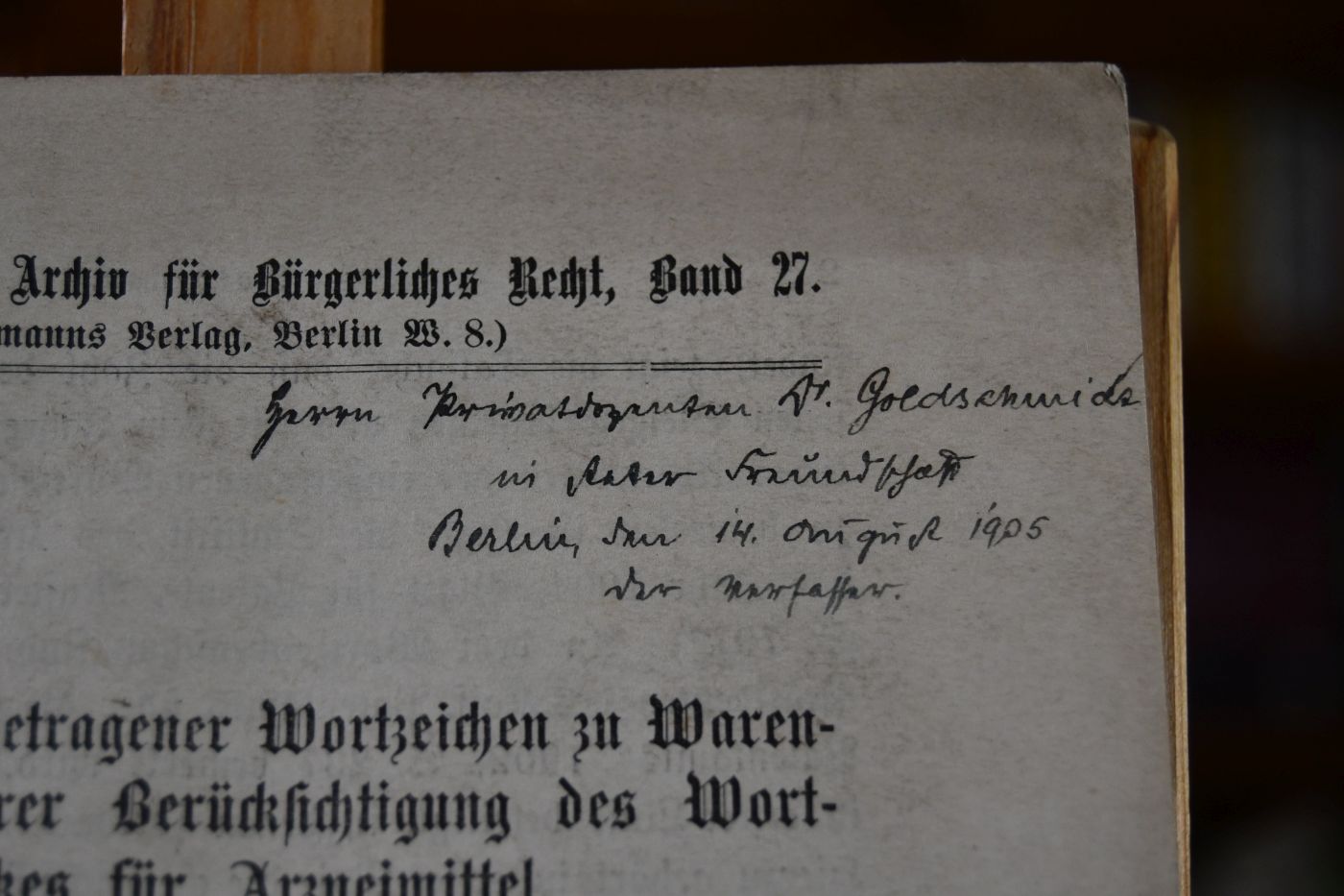 Die Entwicklung eingetragener Wortzeichen zu Warennamen, mit besonderer Berücksichtigung des Wortzeichenschutzes für Arzneimittel.