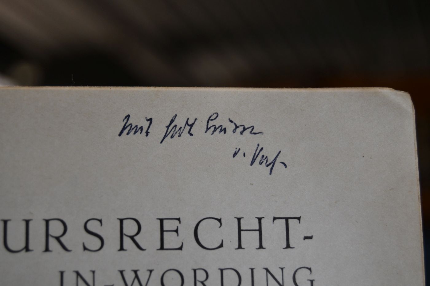 Auteursrecht-in-Wording. Over structuurveranderingen in het recht van den scheppenden mensch. Openbare les gehouden te Utrecht in het Universiteitsgebouw., Domplein op 2 Juni 1947.
