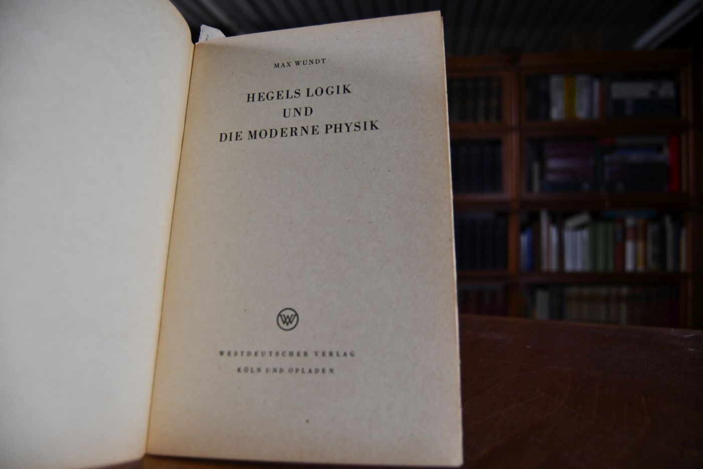 Hegels Logik und die moderne Physik.
