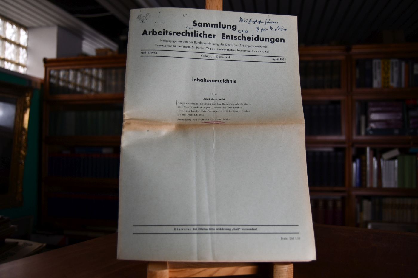Körperverletzung, Nötigung und Landfriedensbruch als strafbare Streikausschreitungen, Grenzen des Streikrechts, Urteil des Landgerichts Göttingen - 5 K Ls 4/56 - (rechtskräftig) vom 1.6.1956. Anmerkungen von Dr. Niese, Mainz.