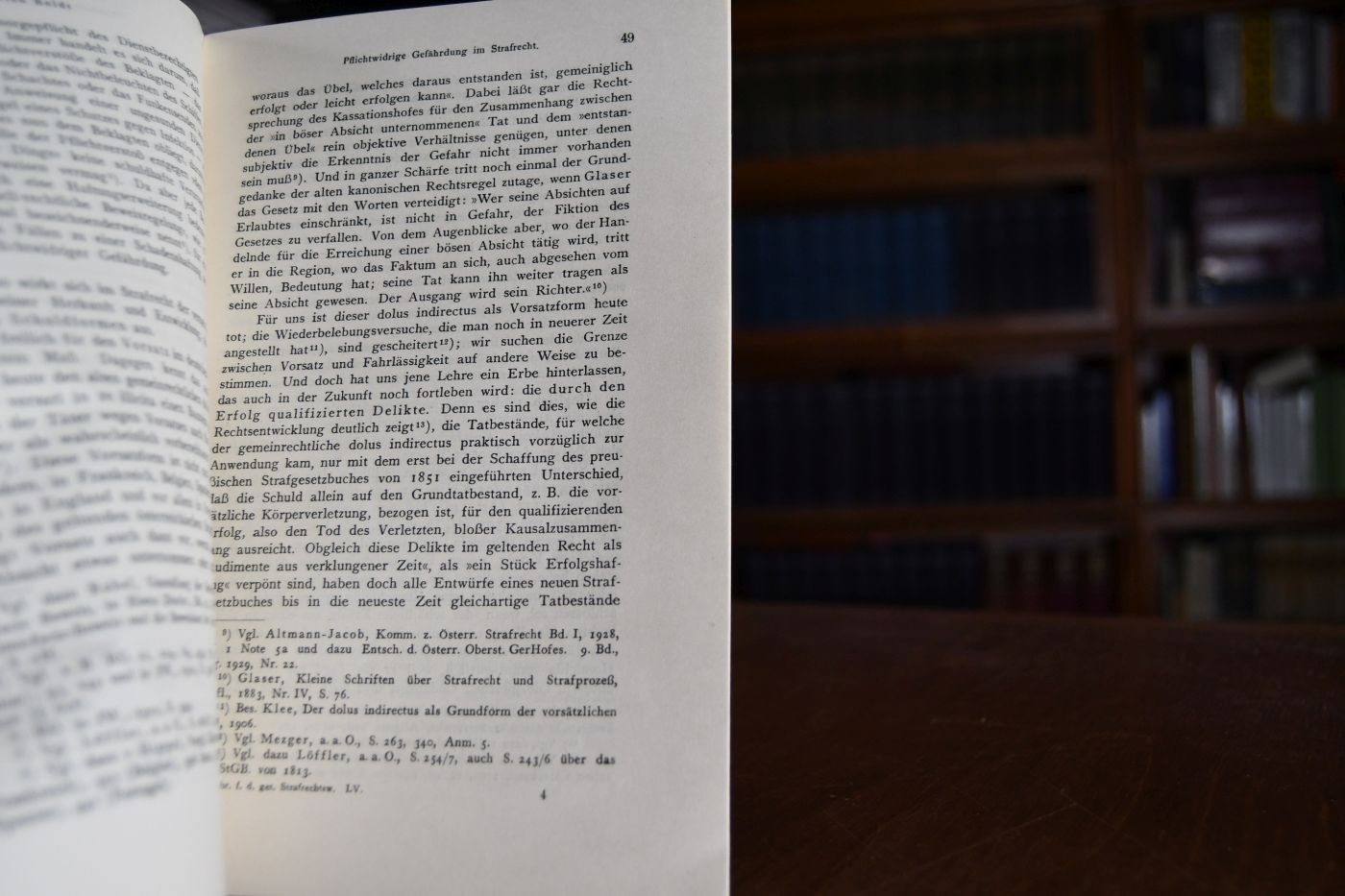 Pflichtwidrige Gefährdung im Strafrecht. Zugleich ein Beitrag zur Lehre von der Fahrlässigkeit im kommenden Recht.