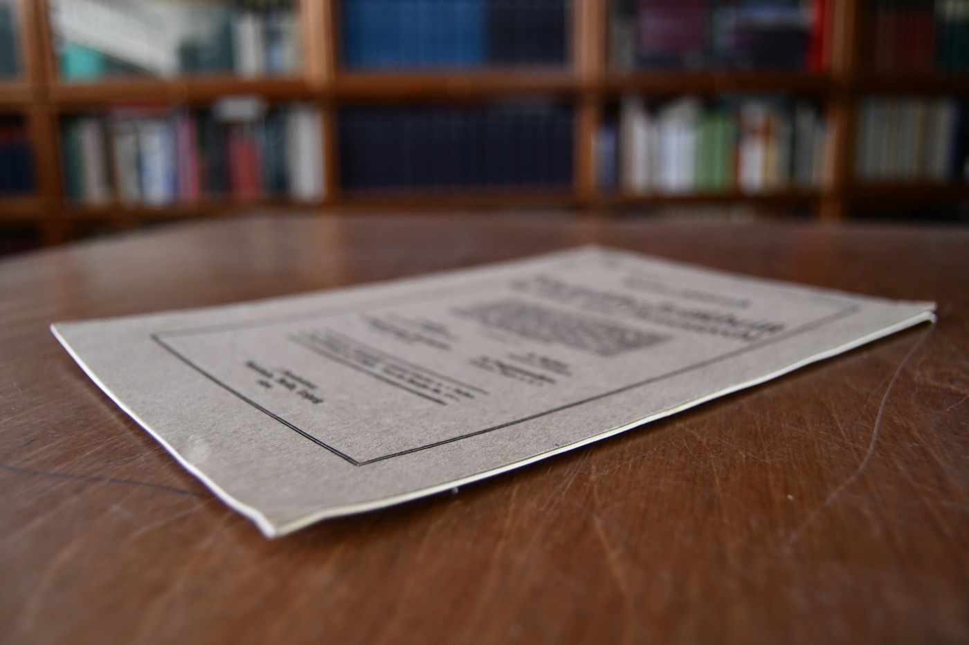 Der Einfluss der Unterbrechung oder Aussetzung des Verfahrens auf eine vorher ergangene vorläufig vollstreckbare Verurteilung. Zugleich ein Beitrag zur Lehre von ausservertraglichen Ansprüchen auf Leistung an einen Dritten.