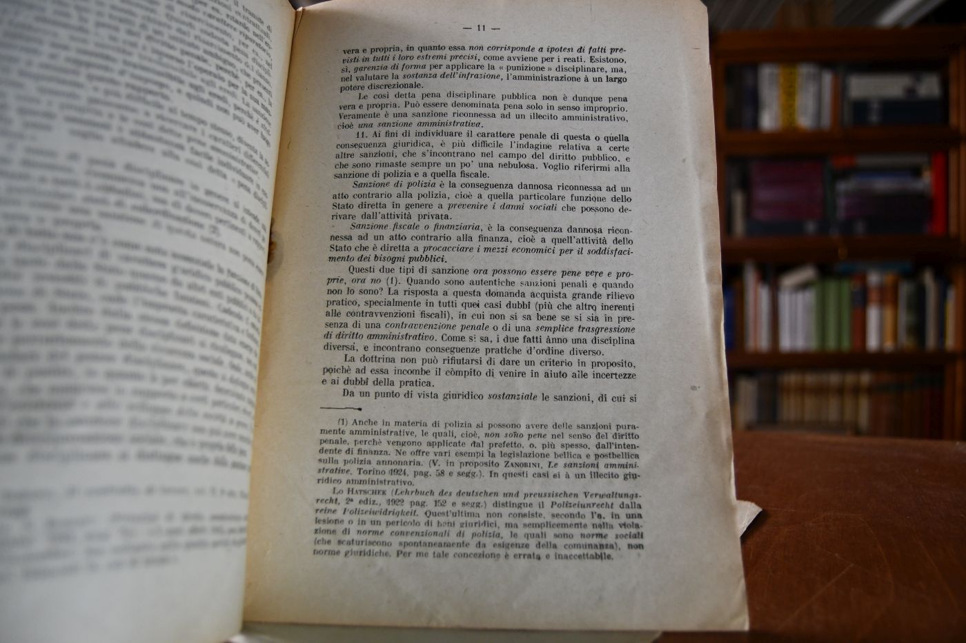 La pena in rapporto alle sanzioni civili ed amministrative.