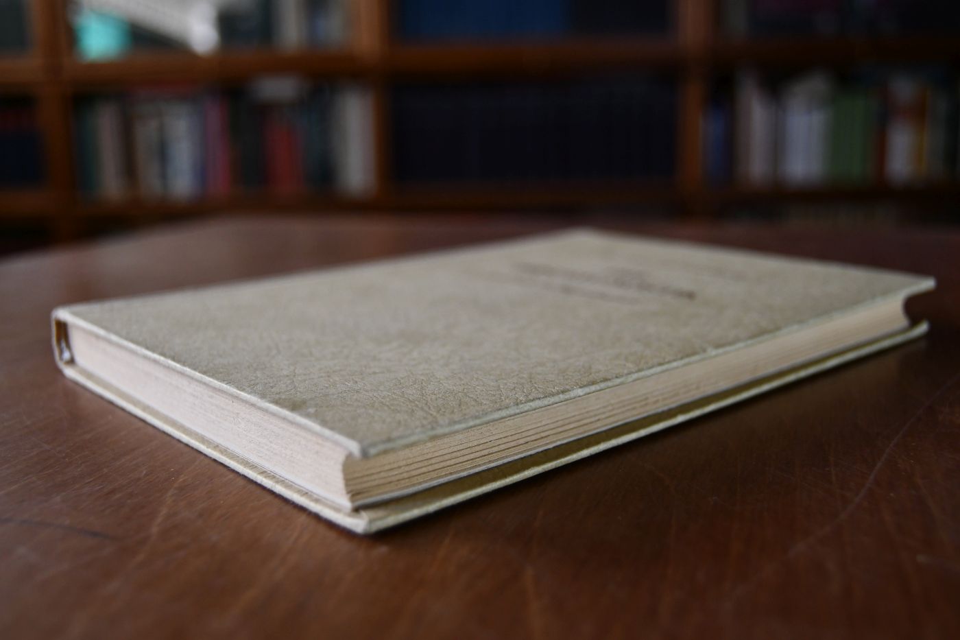 Die Irisdiagnostik. Lehrbuch der Augendiagnose mit wissenschaftlicher Begründung sowie zahlreichen Abbildungen und Iristafeln.