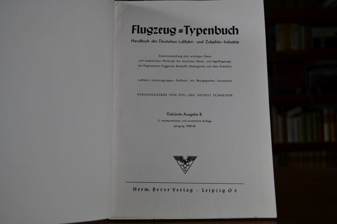 Flugzeug-Typenbuch. HAndbuch der Deutschen Luftfahrt- und Zubehör-Industrie.