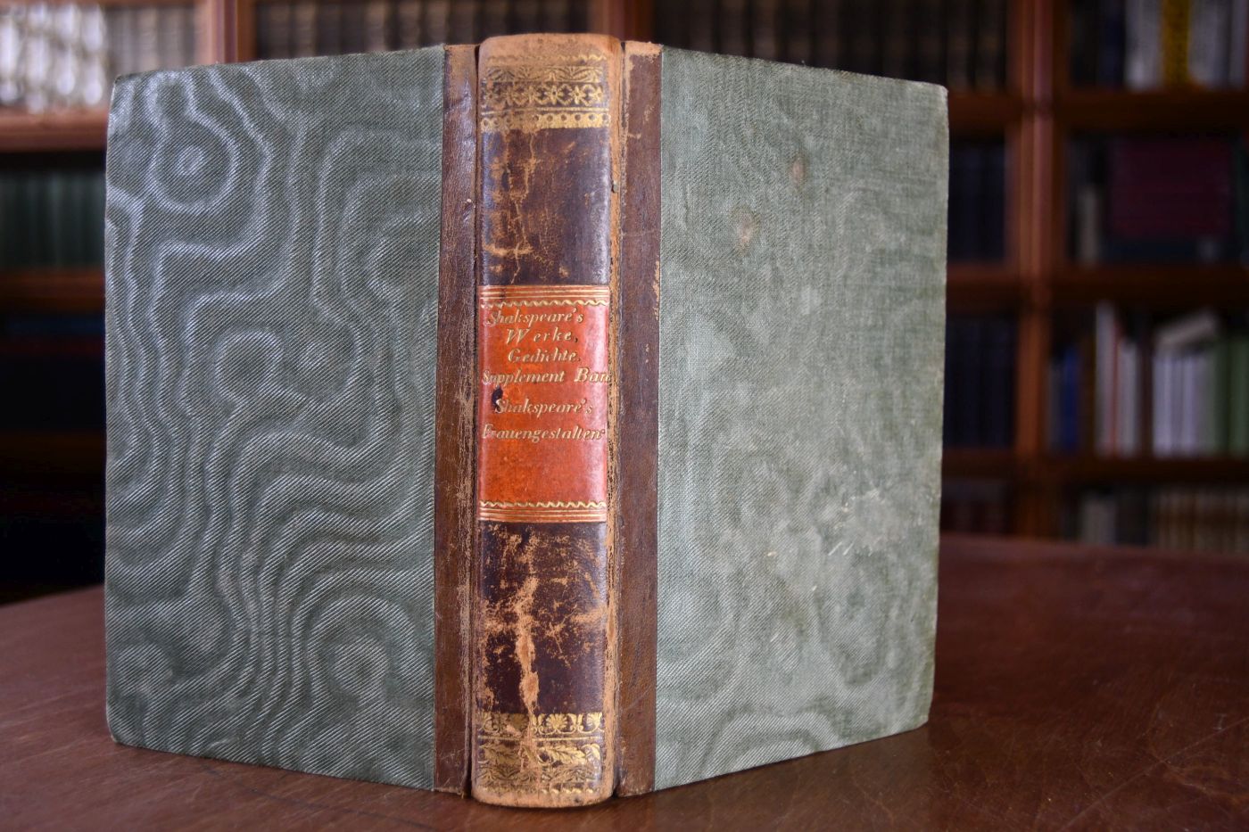 Shakespeare`s dramatische Werke übersetzt von Aug. Wilh. v. Schlegel und Ludwig Tieck. Supplementbände in einem Band 1. William Shakespeare`s sämmtliche Gedichte. Im Versmaße des Originals übersetzt von Emil Wagner, Königsberg, Bon, 1840. 2.; Shakespeare`s Frauengestalten, Charakteristiken von Mrs. Jameson. Nach der dritten Auflage übertragen von Levin Schücking, Bielefeld, Velhagen & Klasing, 1840.