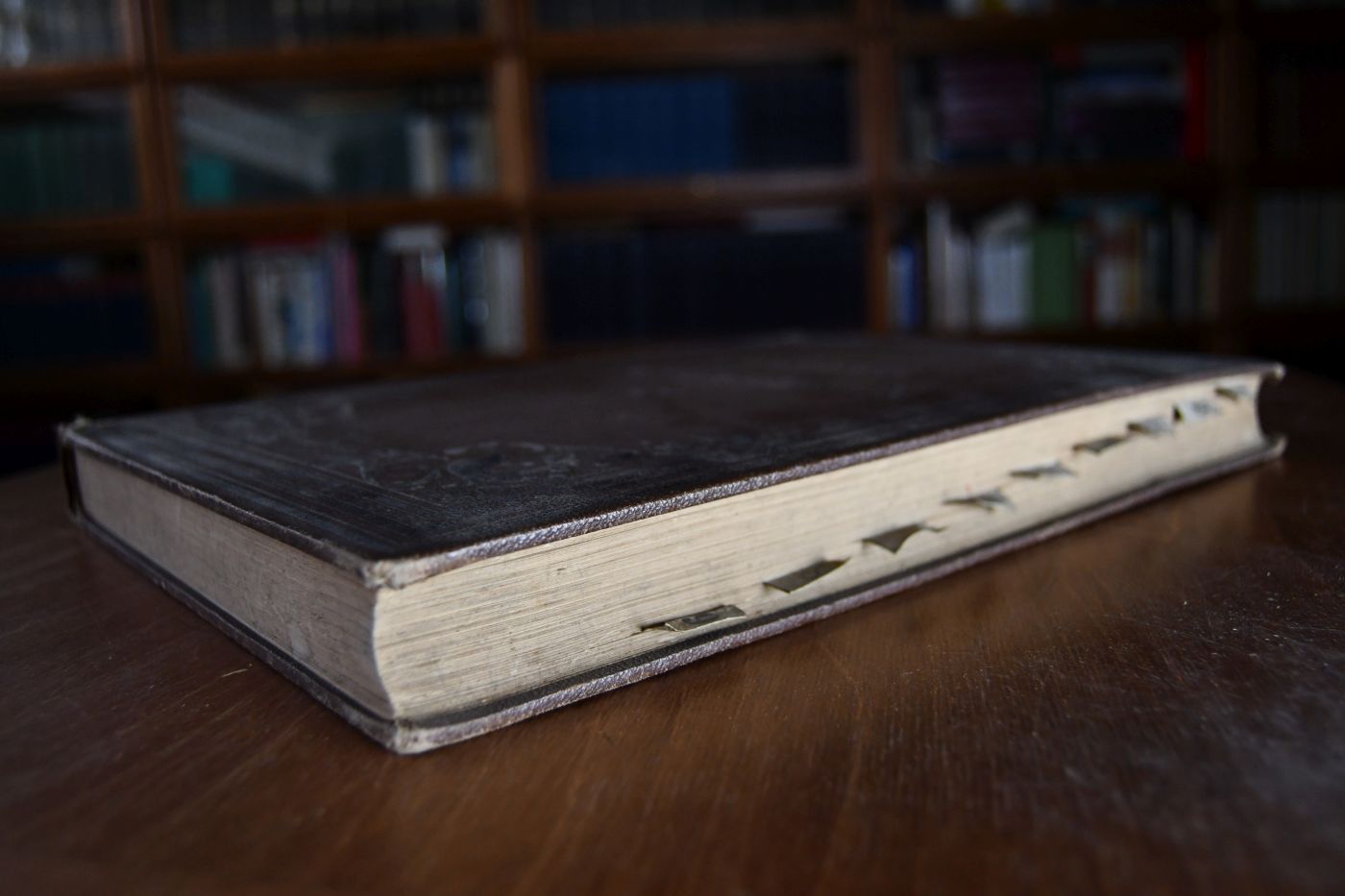 A. L. Crelle`s Rechentafeln welche alles Multipliciren Multiplizieren und Dividiren Dividieren mit Zahlen unter Tausend ganz ersparen, bei grösseren Zahlen aber die Rechnung erleichtern und sicherer machen. Mit einem Vorworte von C. Bremiker. Tables de Calcul ou se Trouvent les Multiplications et Divisions toutes Faites ... -