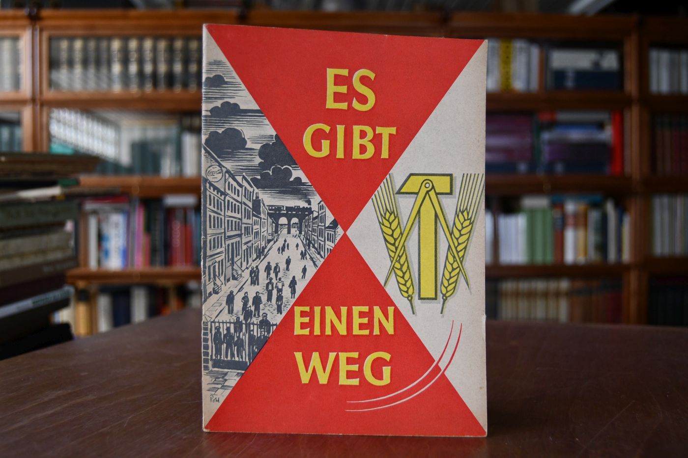 Es gibt einen Weg . Tatsachenberichte von Eisenbahnern, die aus Westdeutschland in die Deutsche Demokratische Republik zurückkehrten.