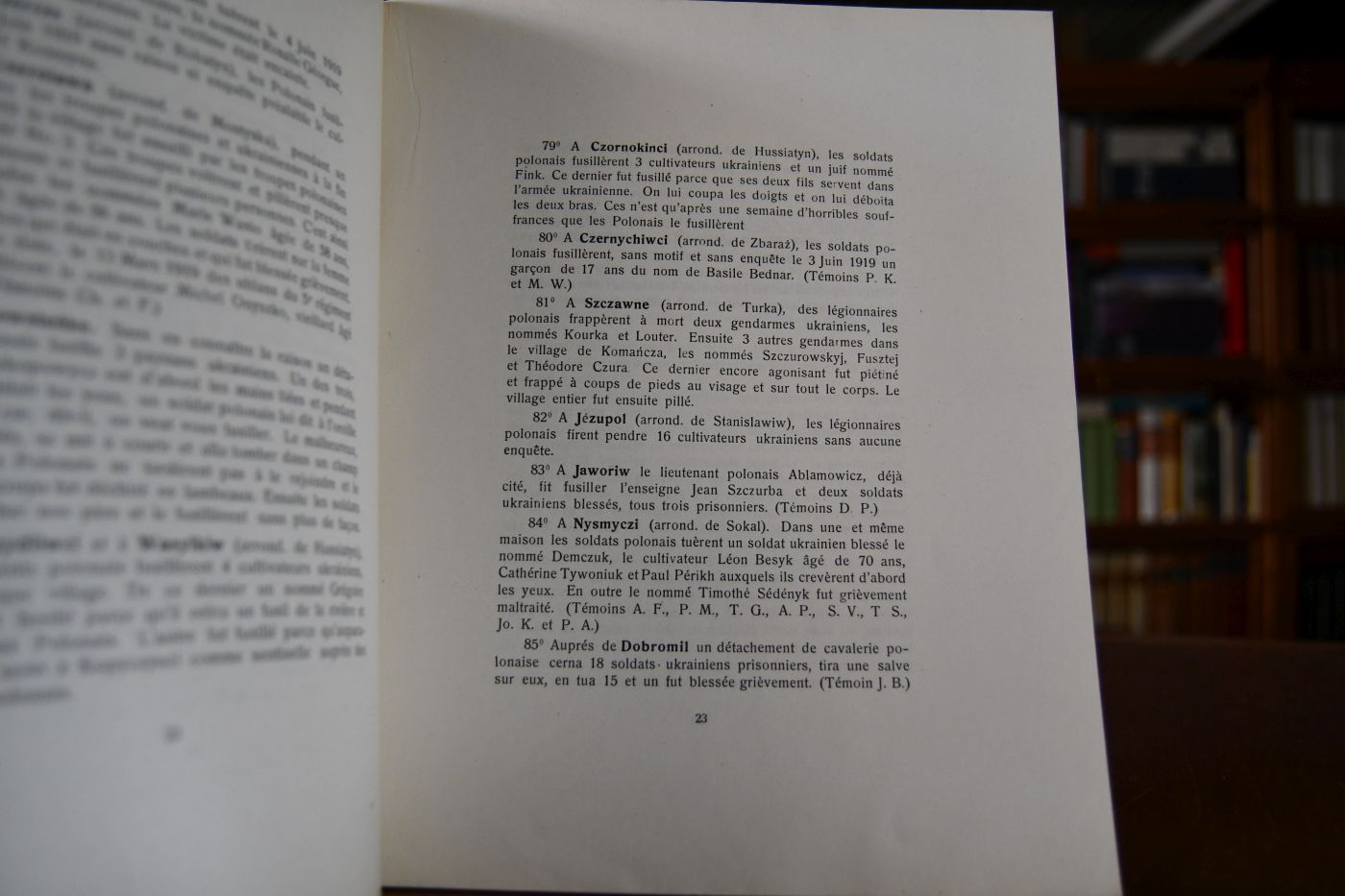 Pages sanglantes. Faits concernant l`invasion de l`armee polonaise en terre ukrainienne de la Galicie 1918-1919. Tome I.