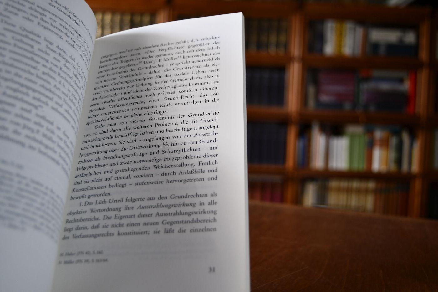 Zur Lage der Grundrechtsdogmatik nach 40 Jahren Grundgesetz.