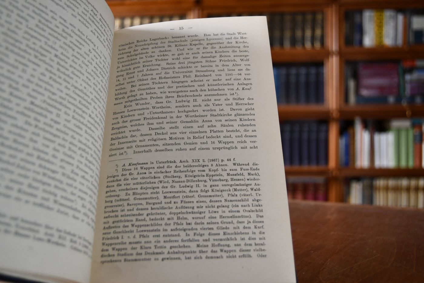 Zur Münzgeschichte der Grafen von Wertheim und des Gesammthauses Loewenstein-Wertheim von der Verleihung des Münzrechtes (1363) bis zum Erlöschen desselben (1806) nebst geschichtlichen Excursen und einem Verzeichniss der sämmtlichen, diesen Geschlechtern und ihren Besitzungen angehörenden Münzen und Medaillen.