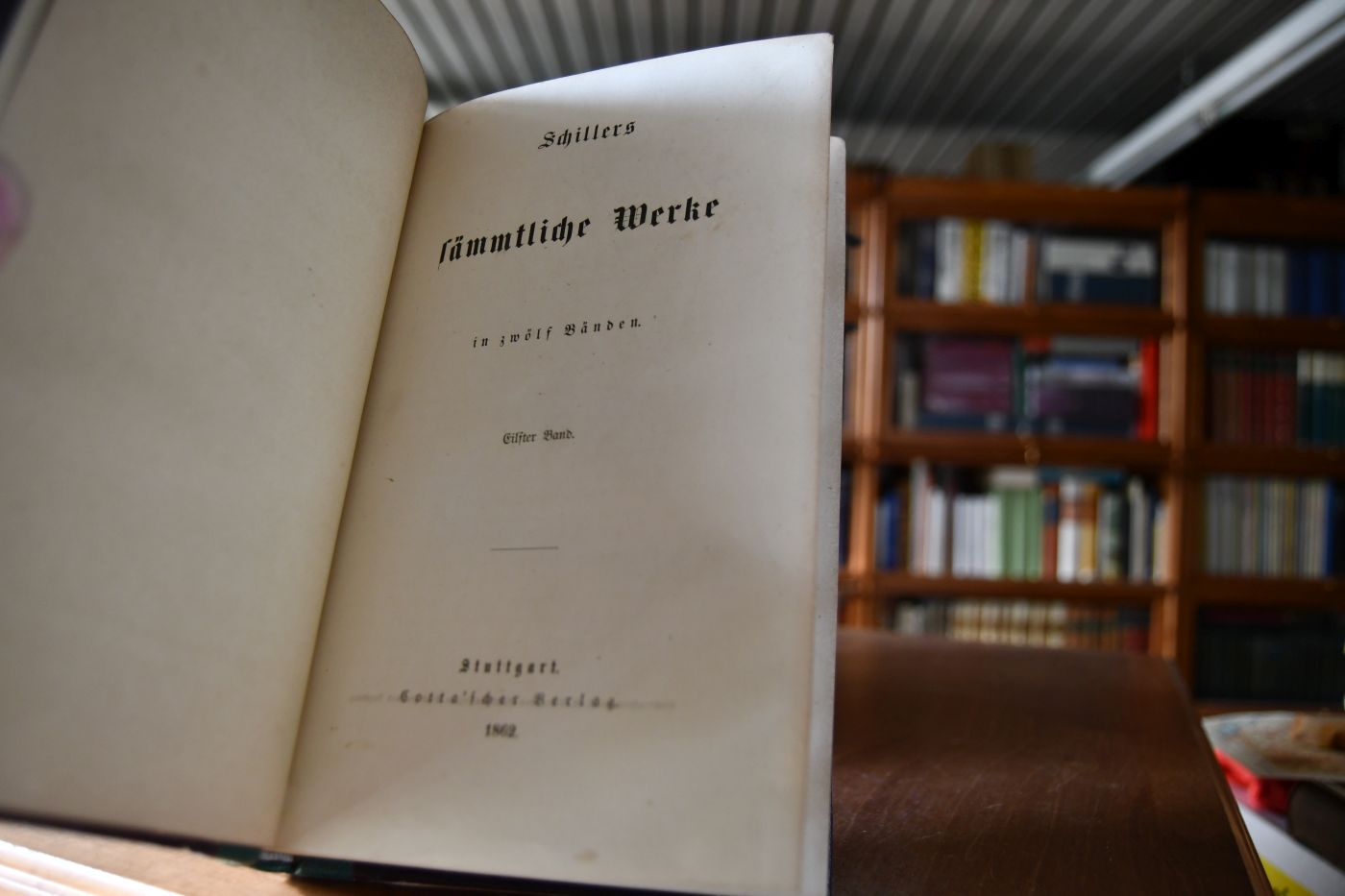 Schillers sämmtliche Werke in zwölf Bänden.