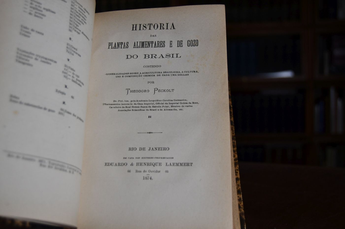 Historia das Plantas Alimentares e de Gozo do Brasil I+II+IV+V. Beigebunden von demselben Autor Monographia do Milho e da Mandioca, sua historia, variedades, cultura, uso, composicao chimica, etc., 175 S., 1878, Rio de Janeiro, Laemmert.