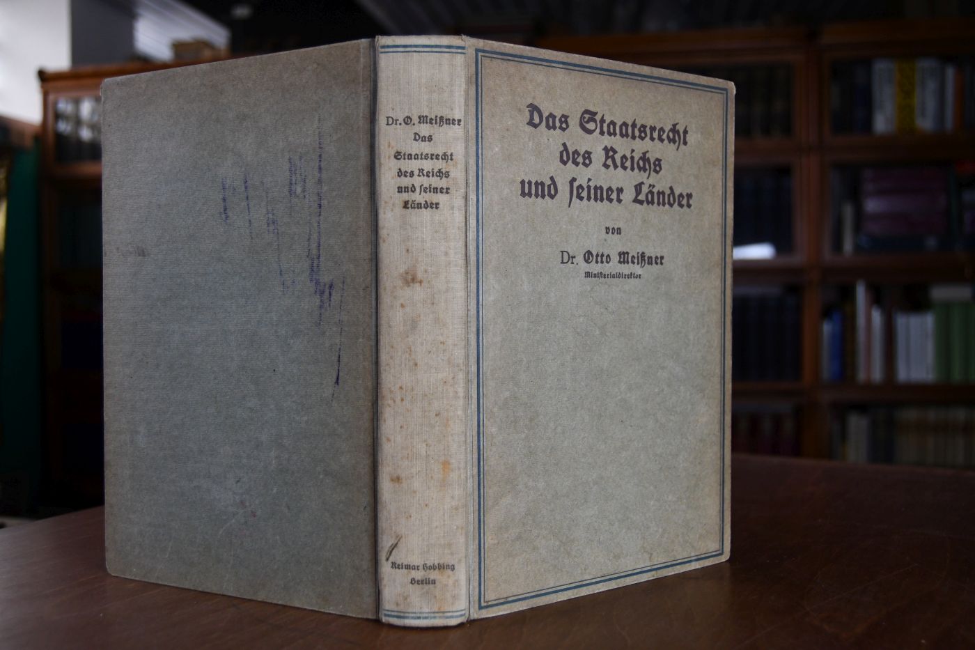 Das Staatsrecht des Reichs und seiner Länder.