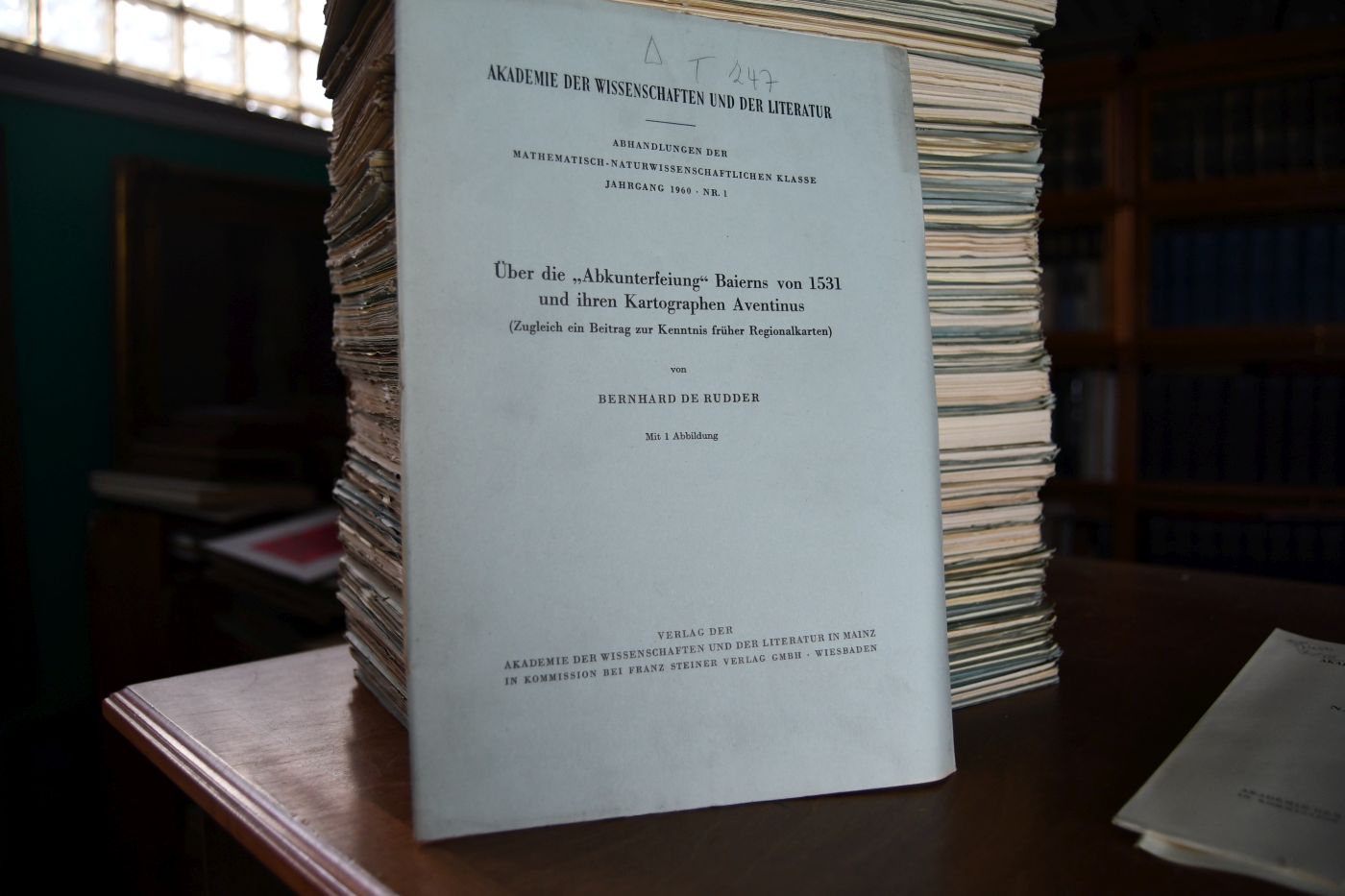 Akademie der Wissenschaften und der Literatur. Abhandlungen der Mathematisch-Naturwissenschaftlichen Klasse. Jahrgänge 1950 (ohne Heft 5 von 18), 1951 (Heft 1-9), 1952 (Heft 1-12), Jahrgang 1955 (Heft 1-13), Jahrgang 1956 (Heft 1-11), Jahrgang 1957 (Heft 1-7 von 9), Jahrgang 1958 (Heft 1-6), Jahrgang 1959 (Heft 1-15), Jahrgang 1960 (Heft 1-12).