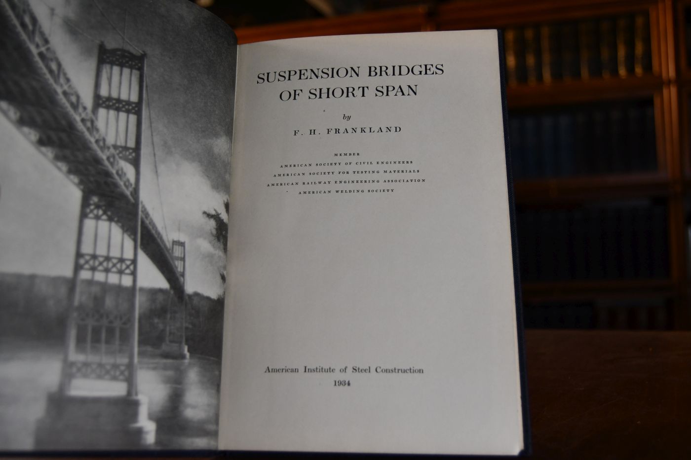 Suspension Bridges of short Span.