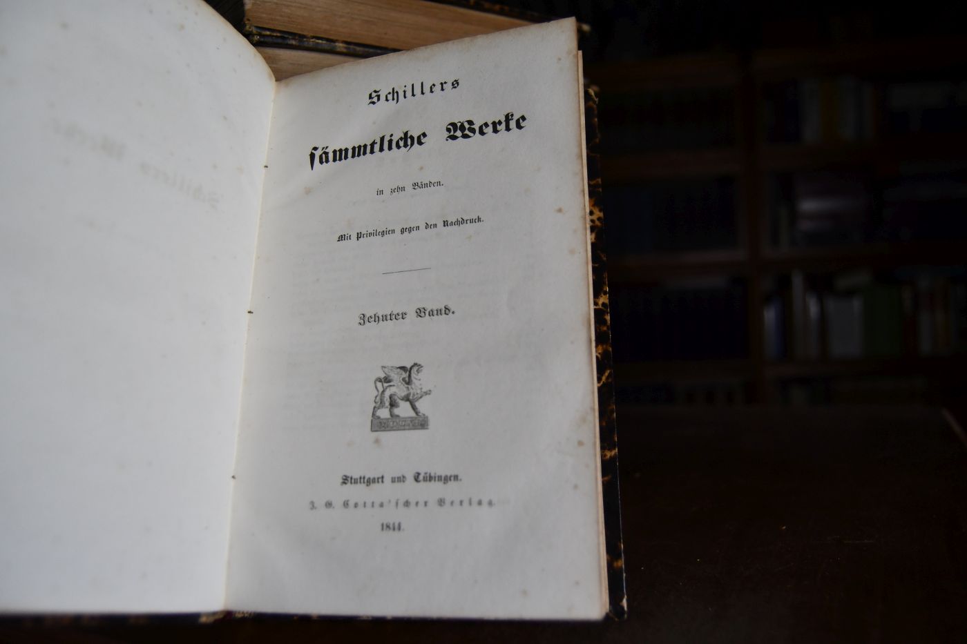 Schillers sämmtliche Werke in zehn Bänden.