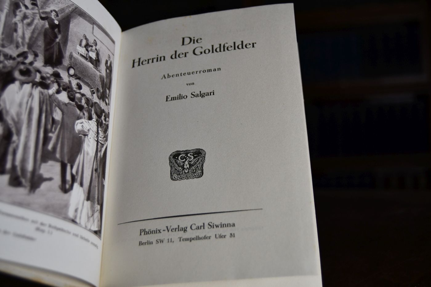 Die Herrin der Goldfeder.