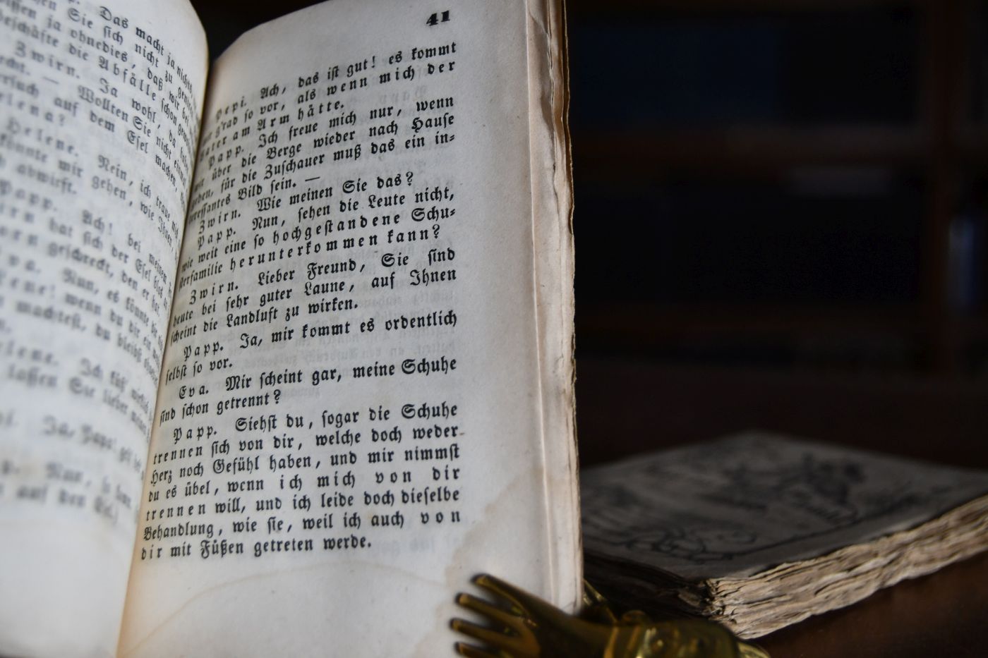 Wien wie es ist und - trinkt. 4 Hefte (komplett). 1. Wiener Schusterbuben. 2. Wiener Fuhrwerke. 3. Wiener Köchinnen, Wiener Stubenmädchen, Wiener Bediente. 4. Die Wiener Schuljugend und Studierende.