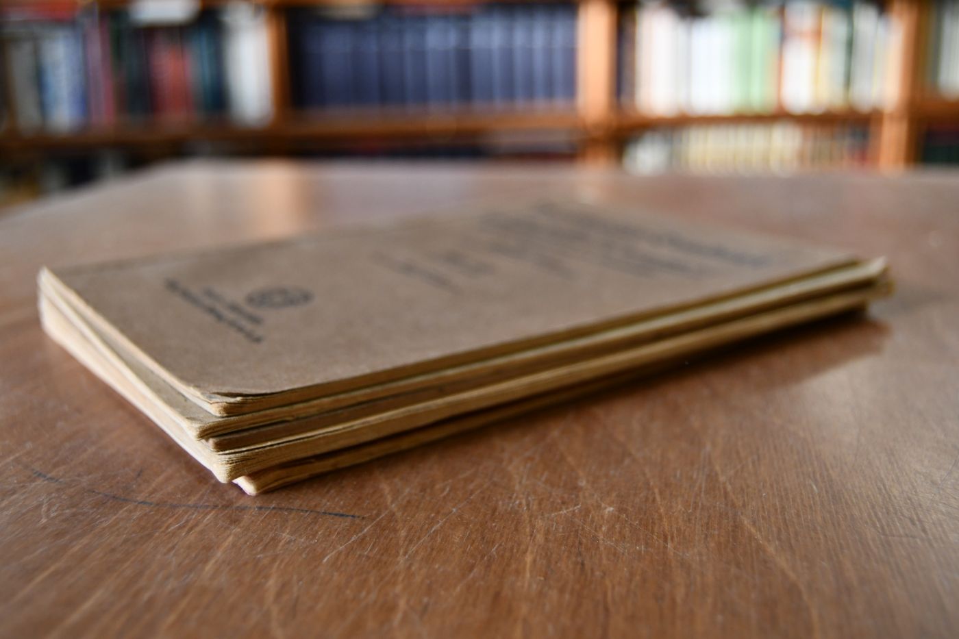 Perlen alter Tonkunst. Eine Auslese der schönsten Volkslieder und Kunstgesänge des A-cappella-Stils aus dem 13. bis 19. Jahrhundert. Für drei- bis vierstimmigen Frauenchor. Hefte 1,2, 4-8 (insgesamt 7 Hefte).