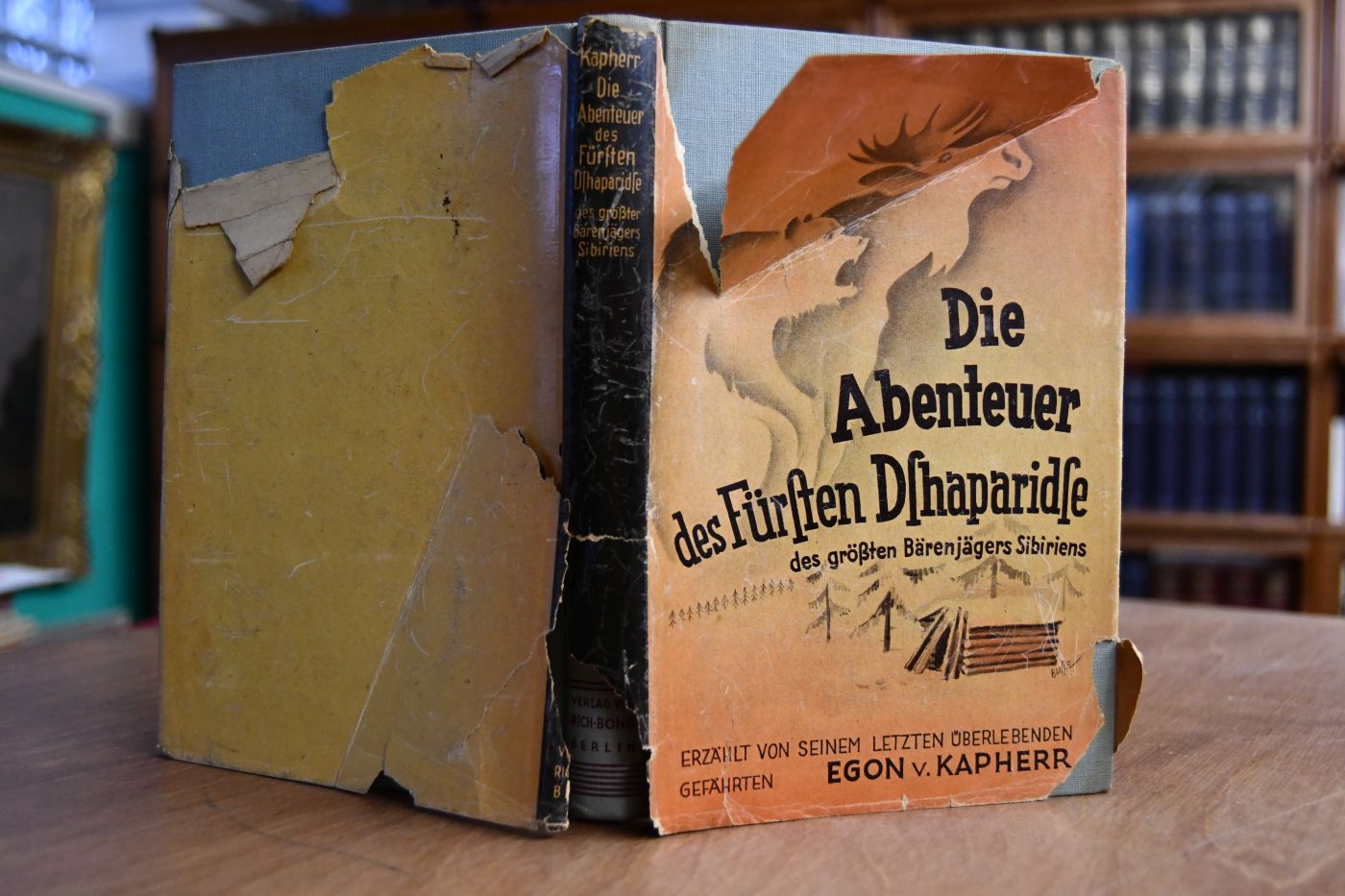 Die Abenteuer des Fürsten Dshaparidse, des größten Bärenjägers Sibiriens erzählt von seinem letzten überlebenden Gefährten.