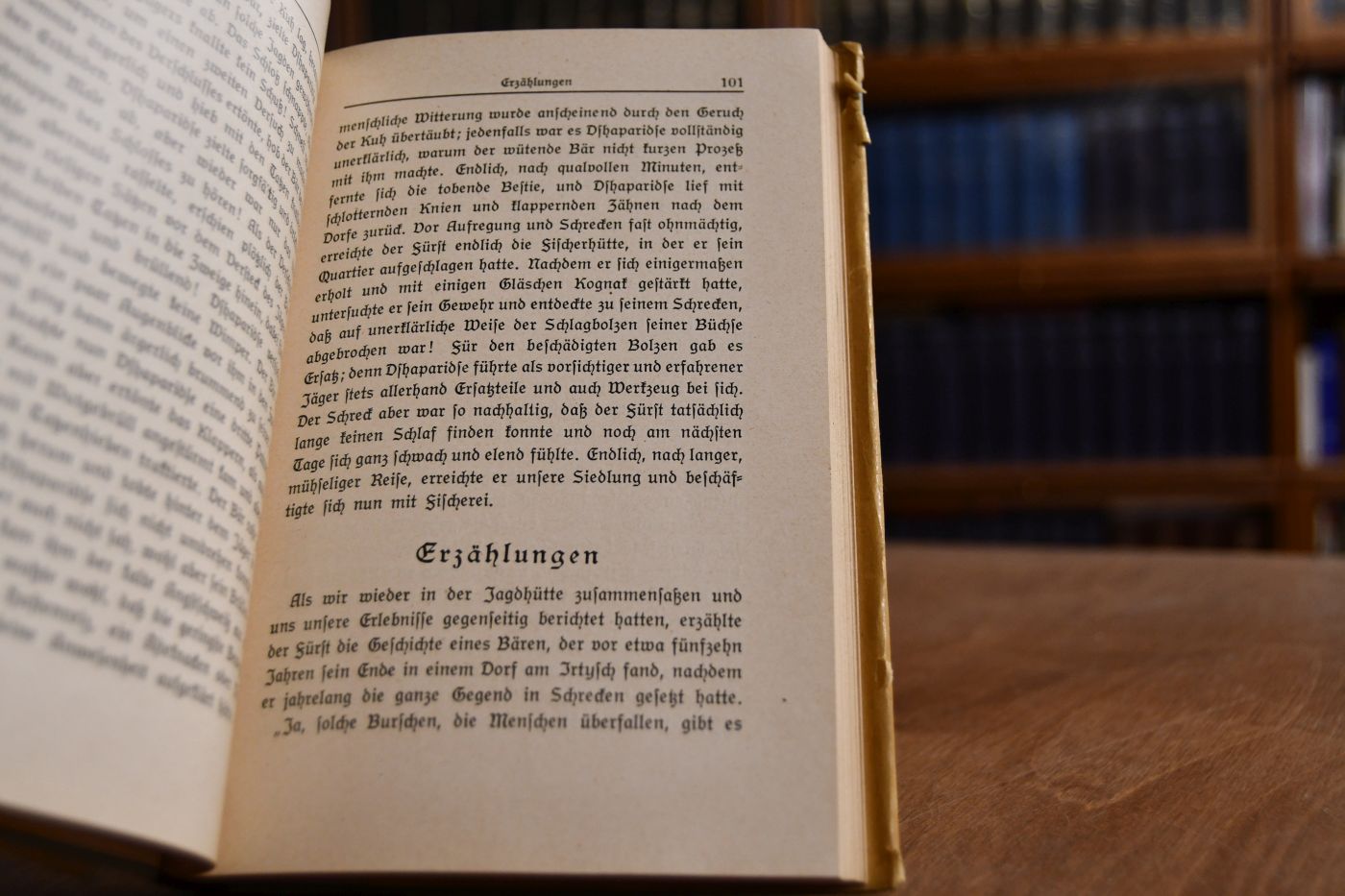 Die Abenteuer des Fürsten Dshaparidse, des größten Bärenjägers Sibiriens erzählt von seinem letzten überlebenden Gefährten.