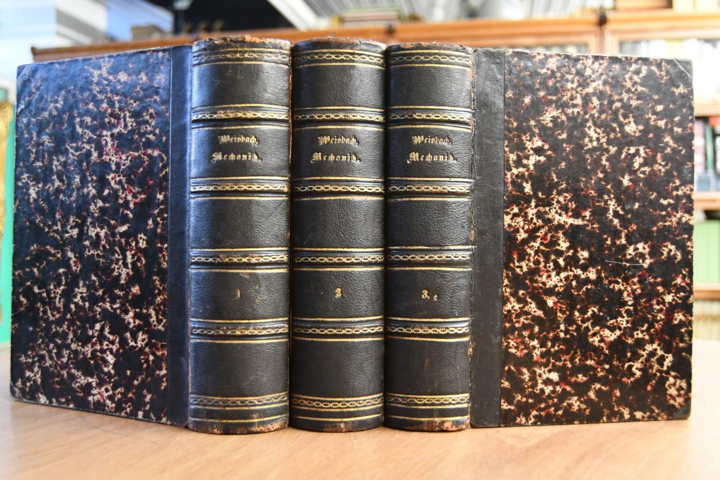 Lehrbuch der Ingenieur- und Maschinen-Mechanik mit den nöthigen Hilfslehrenaus der Analysis für den Unterricht an technischen Lehranstalten sowie zum Gebrauche für Techniker. 3 Bde. 1. Lehrbuch der theoretischen Mechanik. 2. Die Anwendung der Mechanik auf Bauwerke und Umtriebsmachinen. 3. Die Mechanik des Zwischen- und Arbeitsmaschinen. hier nur die 2. Abtheilung.
