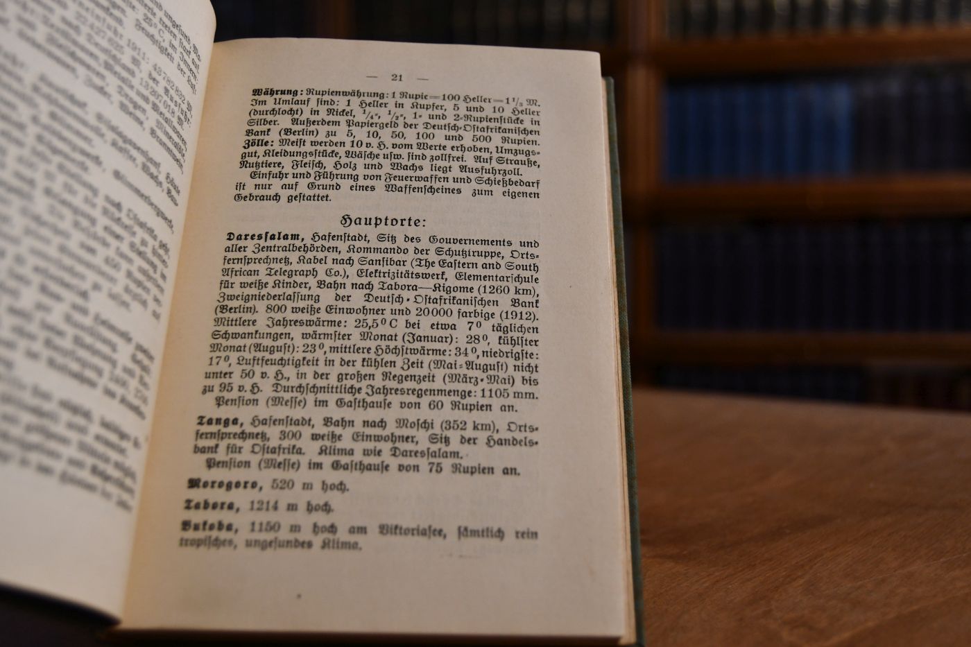 Auslandsbuch für Kaufleute. Erster Band Die Deutschen >Kolonien und das überseeische Ausland.