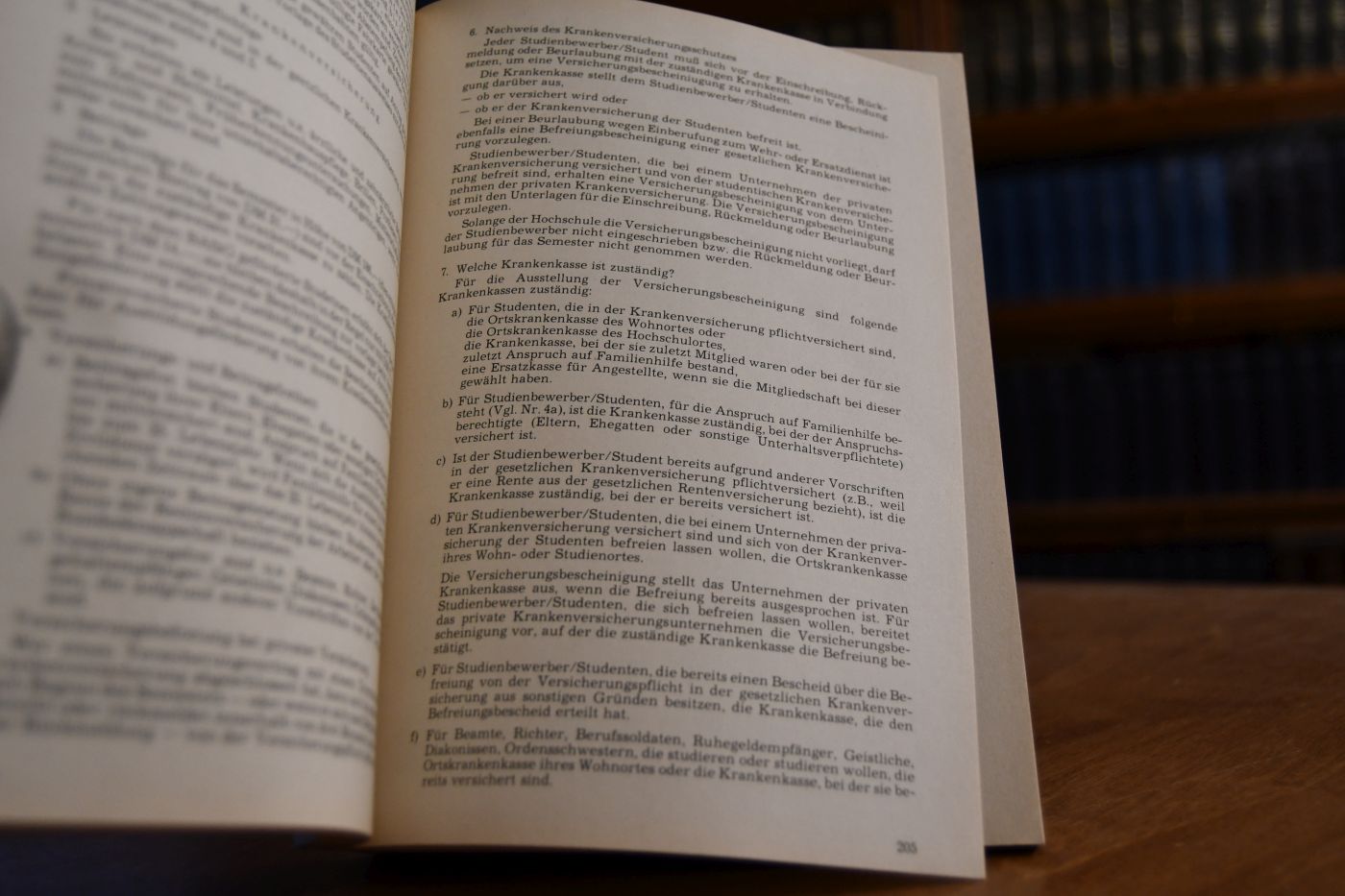 Verzeichnis der Akademischen Behörden des Lehrkörpers der Institutionen und der Vorlesungen und Übungen der Universität zu Köln im Wintersemester 1980/81 (Vorlesungsverzeichnis).