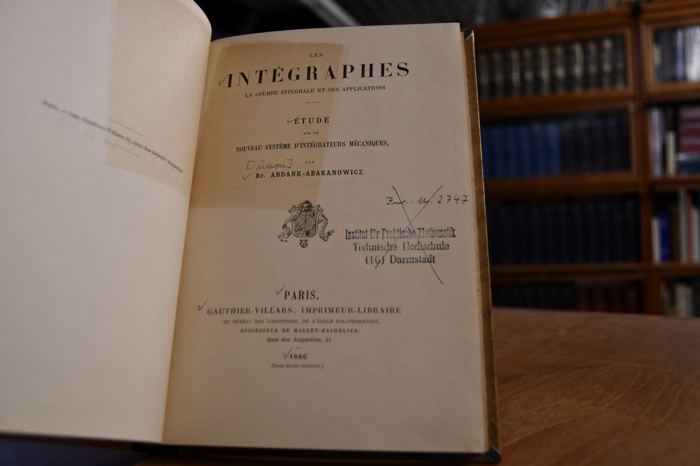 Les intégraphes - La courbe Intégrale et ses applications. Etude sur un nouveau système d`intégrateurs mécaniques.